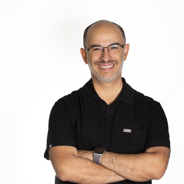 Dr. Hugo Campos