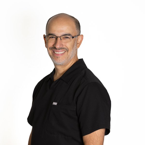 Dr. Hugo Campos